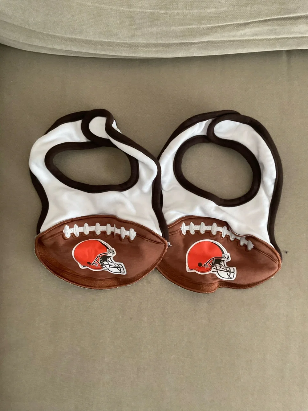 WEAR by Erin Andrews Cleveland Browns baby bibs